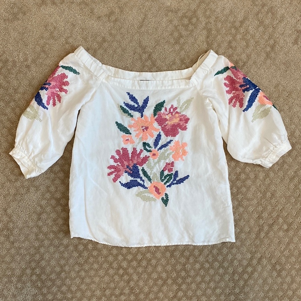 White & Multicolor Embroidery Peasant Top size XS Petite - Picture 3 of 10